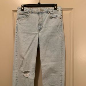 Straight, ankle length mom jeans